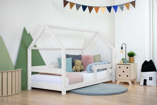 Hausbett BEN Kinderbett aus massivem Holz mit Rausfallschutz